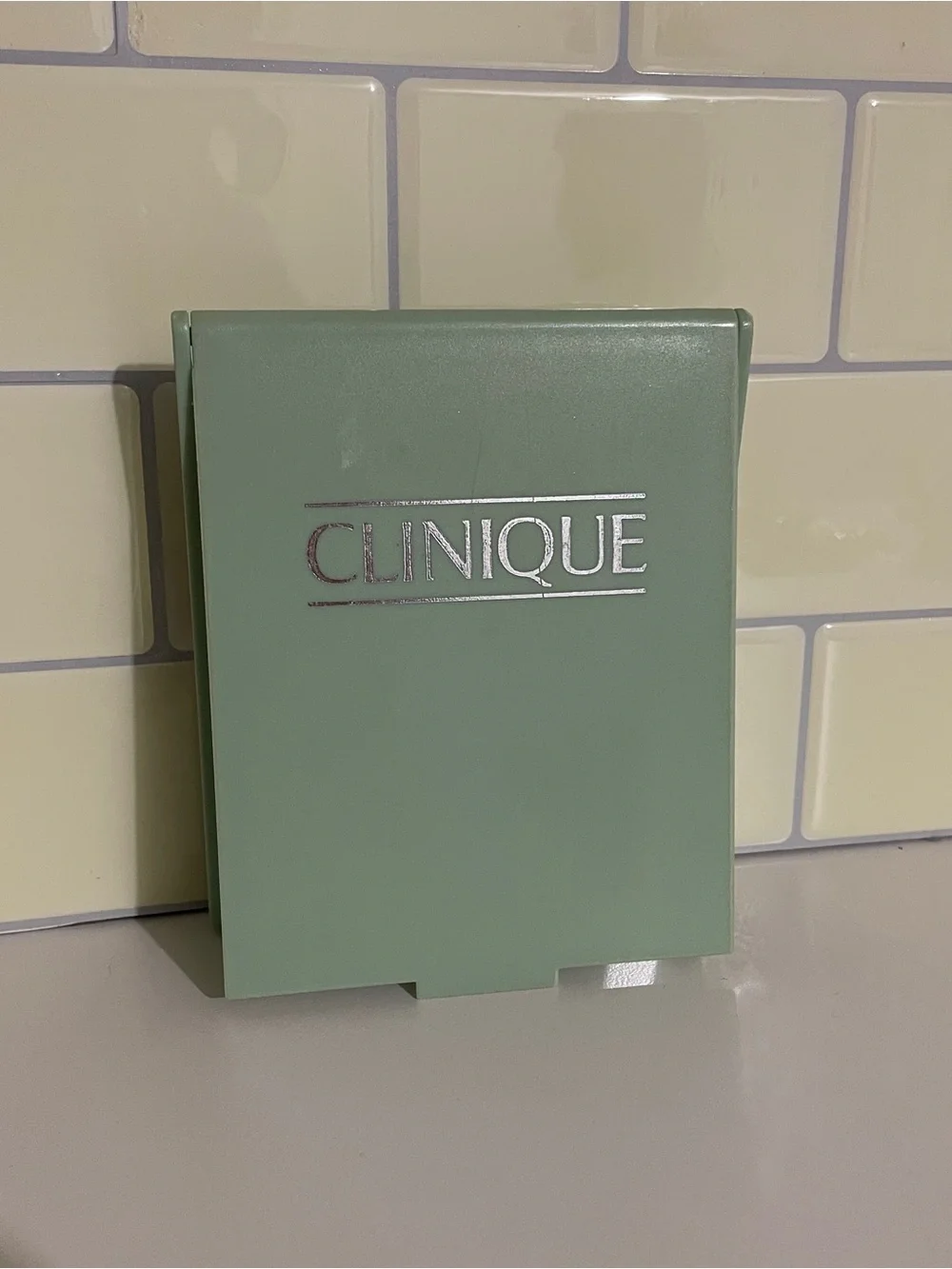 Clinique classic Clinique green folding compact mirror 3.5x4.25”